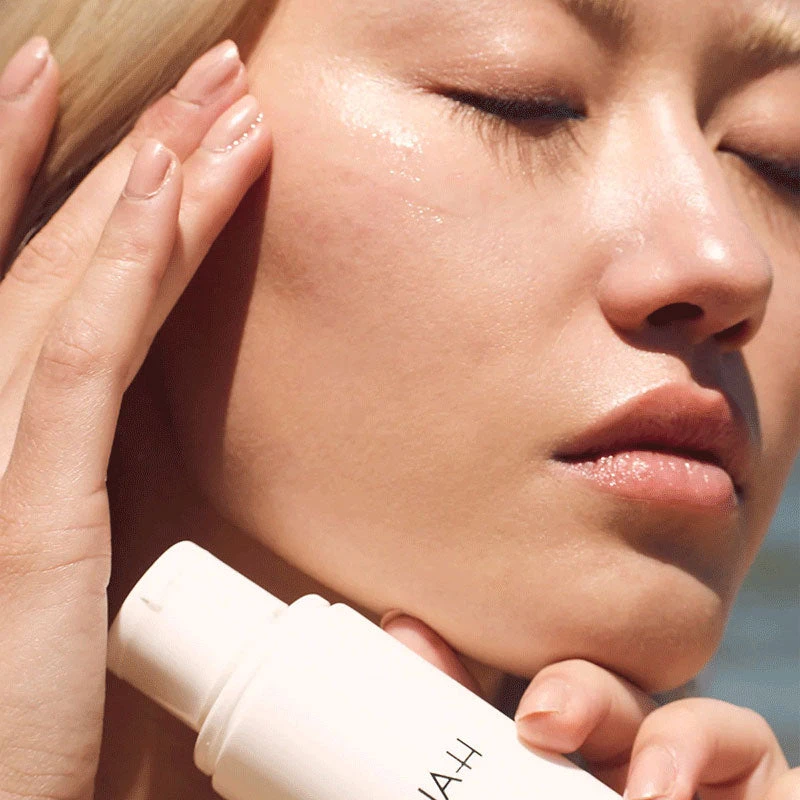 Alpha-H Generation Glow Daily Resurfacing Essence 100ml 2 Alpha-H Generation Glow Daily Resurfacing Essence 100ml - Image 2