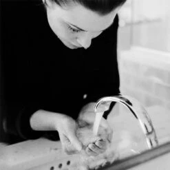 Grown Alchemist Gentle Gel Facial Cleanser: Geranium Leaf, Bergamot, Rosebud 200ml -Cheap Wellness Beauty Store ga gentle gel facial cleanser 6